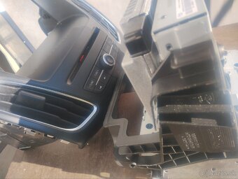 Predám vymením rádio Ford Sync2 - 9