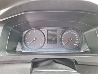 VW Transporter T6 2.0 TDI 110Kw DSG poškodené - 9