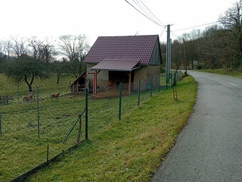 Vidiecka usadlosť po rekonštrukcii v obci Uhliská - 5993 m2 - 9