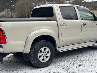 Toyota hilux REZERVOVANÉ - 9