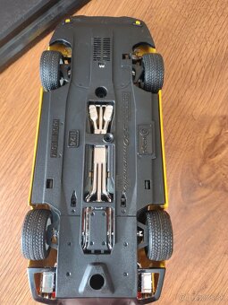 Bburago FERRARI 55O MARANELLO 1/24 - 9