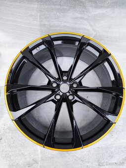 LAMBORGHINI URUS 23" DISKY - 9