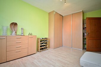 Na predaj rodinný dom s rozsiahlym pozemkom - 9