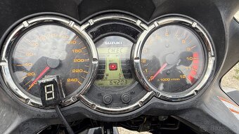 Suzuki DL-1000 Vstrom - 9
