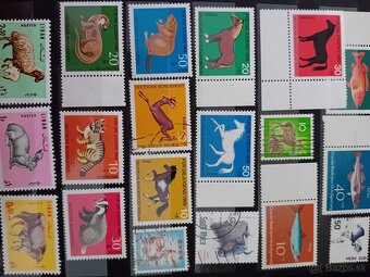 Známky v albume fauna 1 - 9