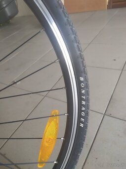 Trekingovy bicykel TREK 7300FX Aluminium, Shimano, 700 x 35 - 9