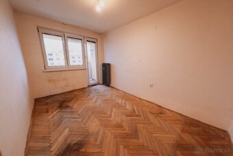 Tehlový 2 izbový byt v pôvodnom stave s veľkým potenciálom - 9