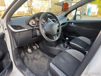 Peugeot 207 1.4 - 9