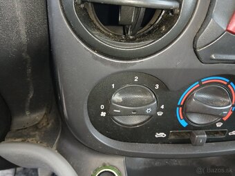 Fiat Doblo 1.4i 57kw model 2009 - 9