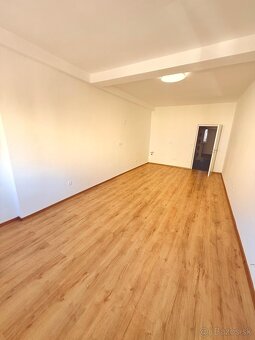 Na predaj 3 izbový byt po rekonšt.v Brezne-Mazorníkovo - 9