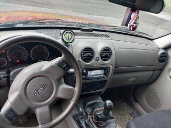 Jeep Grand Cherokee - 9