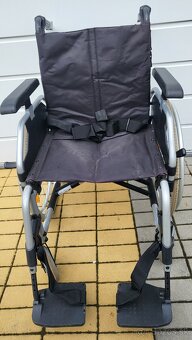 invalidny vozík 50cm pridavne brzdy pre asistenta odľahčeny - 9