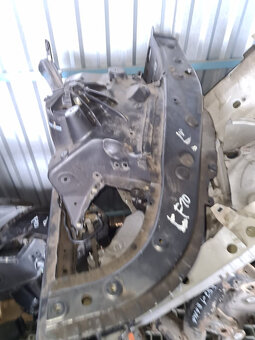 časti karoserie BMW E90 E87 X3 E83 F10 E65 štvrťky prah - 9
