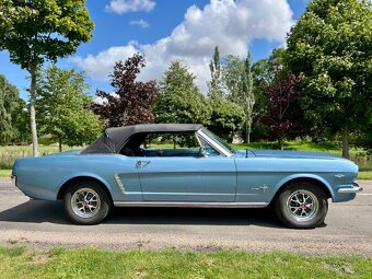 Ford Mustang Cabriolet z roku 1965 - 9