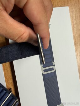 Apple Watch 49mm Navy Alpine Loop - Medium, Natural Titanium - 9