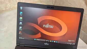 Predám notebook Fujitsu u747 - 9