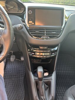 Predám peugeot 208 1,2 pure tech - 9