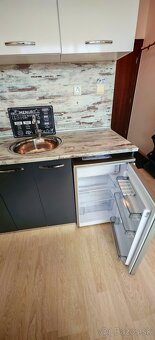 GARZÓNKA PRI MORI ZA CENU GARÁŽE, BULHARSKO - 9