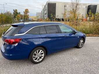 Opel astra sports tourer combi - 9