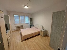 PREDAJ - Prerobený 2 izb.byt na Košickej ul. v Komárne - 9