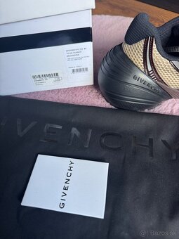 GIVENCHY Tk-Mx - original - 9