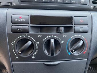Toyota Corolla 1.6 benzín 81kw - 9