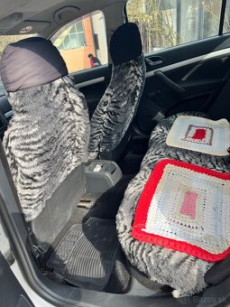 Predám na náhradné diely octavia 2 sedan - 9