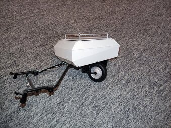 Model (poskladaný) Škoda 100 (DeAgostini 1:8) - 9