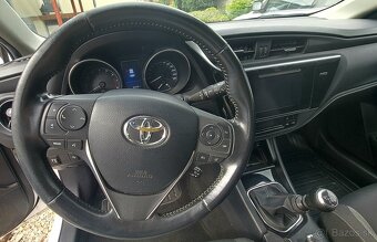 Toyota Auris 1,6 benzin, kup SR-2018,slusna vybava - 9