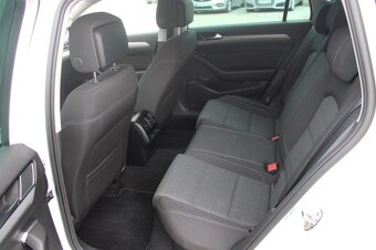 Volkswagen Passat Variant 2,0 TDi DSG 140 kW BUSINESS 4MOTIO - 9