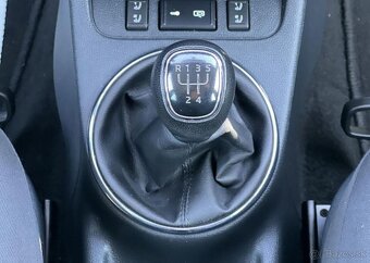 Škoda Fabia 1.2TSi 63kw KLIMA TEMPOMAT ALU benzín manuál - 9