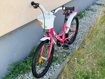 Krásny ružový bicykel CTM | 20” | Ako nový | Košík | Prilba - 9