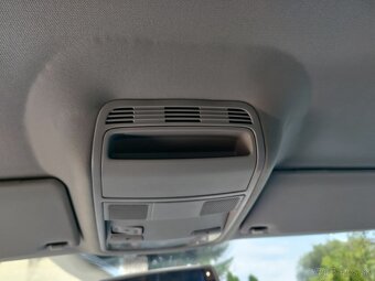 Predám Volkswagen golf variant 1.6tdi 2010 - 9