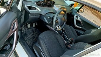 Peugeot 2008 1.2 benzín - 9