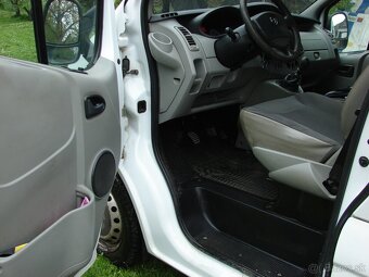 Opel Vivaro. - 9