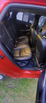 Predam Volvo V40 D2 s pravostrannym riadenim - 9
