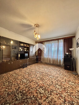 Reality KOMPLEX s.r.o.,Vám ponúka starší 4 izbový rodinný - 9