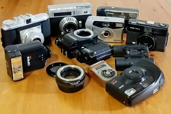 FOTO konvolut - fotoaparáty, blesk, dalekohled, expozimetr.. - 9