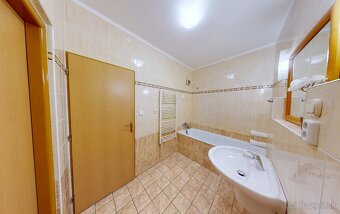 Zariadený 2 izb.byt s lodžiou a šatníkom SÁSOVÁ - 9