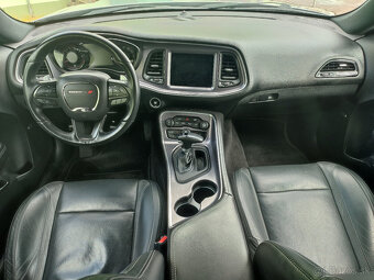 Prenájom Dodge Challenger V6 4x4 - 9