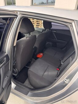 Mazda 3 1.6 benzín 2010 77kw Hatchback - 9