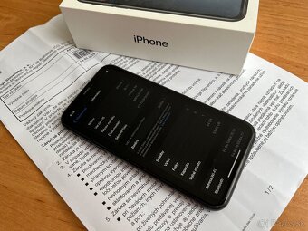Apple iPhone XR 64GB - 9