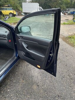 Toyota Avensis T25 - 9