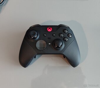 Nefunkčný Xbox + Elite series 2 controller - 9