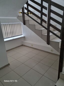 Zlaté Moravce-prenájom komerčných priestorov - 9