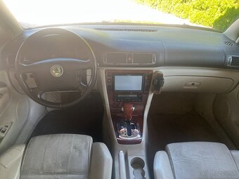 Škoda Superb 2.5 TDI V6 Elegance A/T - 9