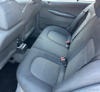 Škoda fabia 1 fl. 94 000 km. Nová STK EM - 9