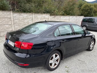 Volkswagen Jetta 1.6 TDI Comfortline - 9