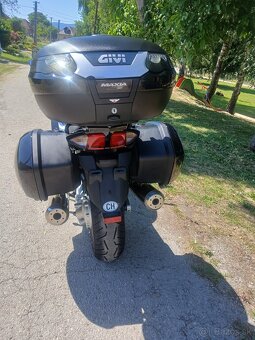 Yamaha FJR 1300 - 9