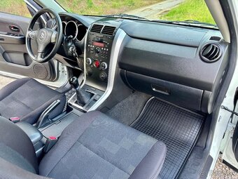 Suzuki Grand Vitara 1.6 VX 4WD COMFORT Benzín - 9